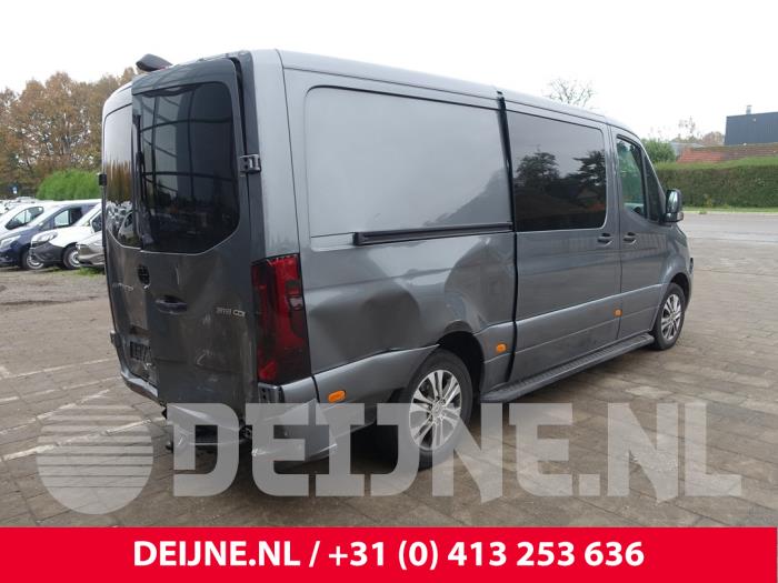 Mercedes Sprinter 3,5t 319 CDI 2.0 D RWD Sloopvoertuig (2023, Grijs)