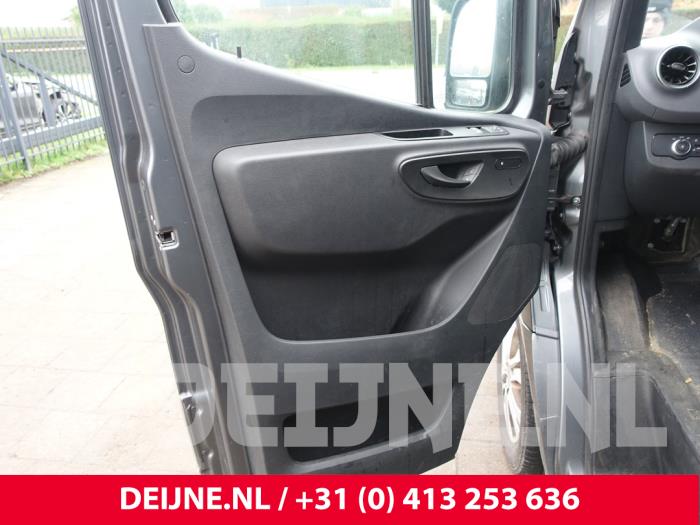 Mercedes Sprinter 3,5t 319 CDI 2.0 D RWD Sloopvoertuig (2023, Grijs)