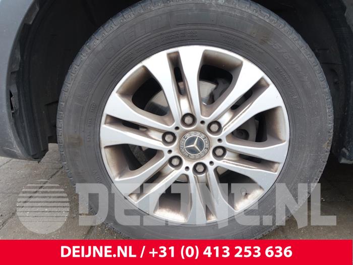 Mercedes Sprinter 3,5t 319 CDI 2.0 D RWD Sloopvoertuig (2023, Grijs)