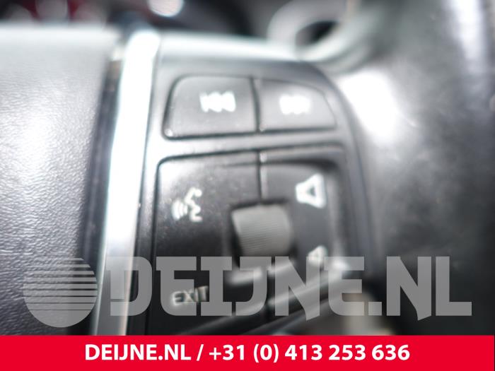 Volvo V60 I 2.4 D6 20V Plug-in Hybrid AWD Sloopvoertuig (2013, Grijs)