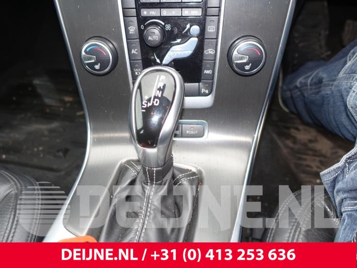 Volvo V60 I 2.4 D6 20V Plug-in Hybrid AWD Sloopvoertuig (2013, Grijs)