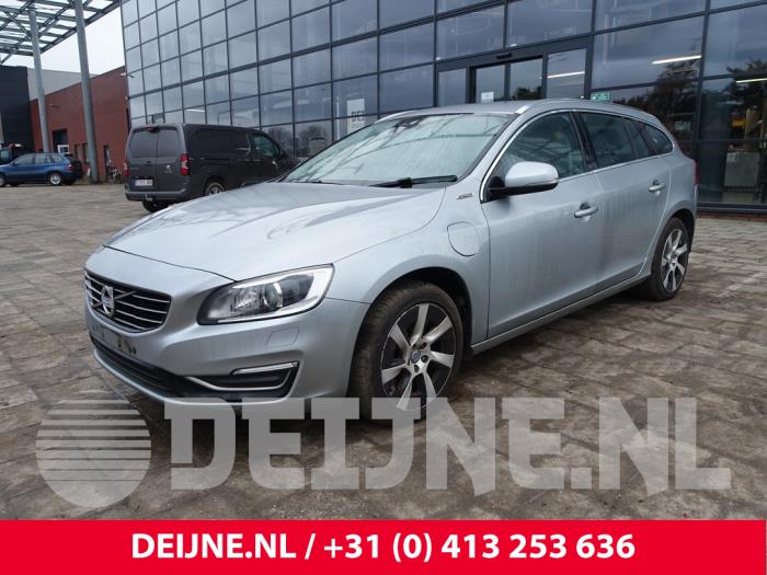Volvo V60 I 2.4 D6 20V Plug-in Hybrid AWD Sloopvoertuig (2013, Grijs)