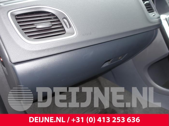 Volvo V60 I 2.4 D6 20V Plug-in Hybrid AWD Sloopvoertuig (2013, Grijs)