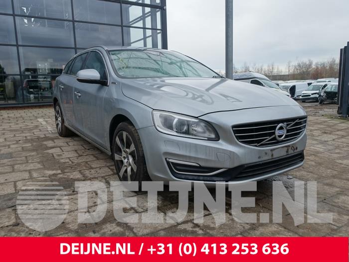 Volvo V60 I 2.4 D6 20V Plug-in Hybrid AWD Sloopvoertuig (2013, Grijs)