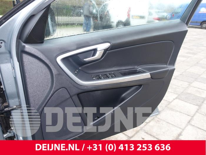 Volvo V60 I 2.4 D6 20V Plug-in Hybrid AWD Sloopvoertuig (2013, Grijs)