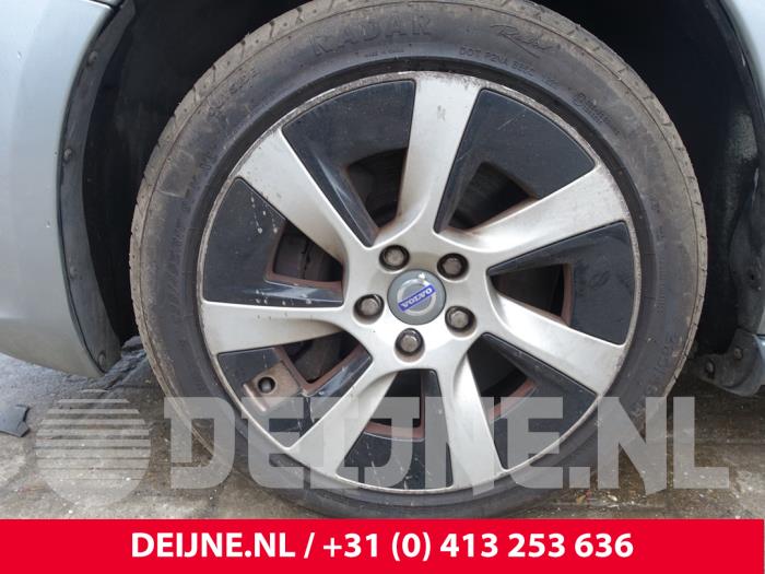 Volvo V60 I 2.4 D6 20V Plug-in Hybrid AWD Sloopvoertuig (2013, Grijs)