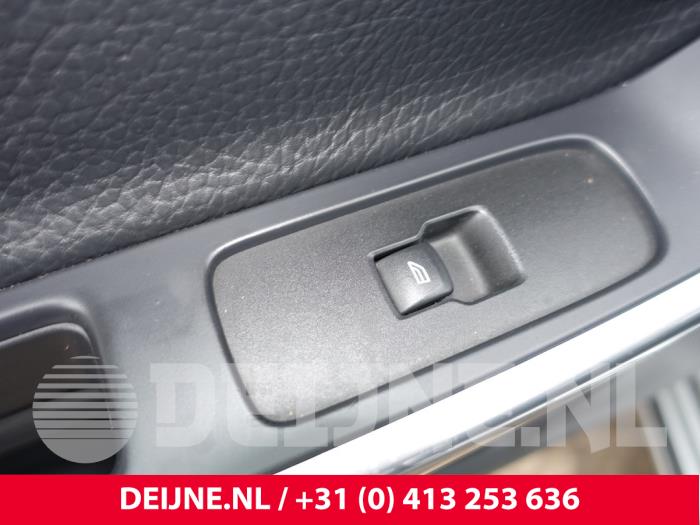 Volvo V60 I 2.4 D6 20V Plug-in Hybrid AWD Sloopvoertuig (2013, Grijs)