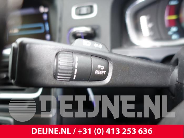 Volvo V60 I 2.4 D6 20V Plug-in Hybrid AWD Sloopvoertuig (2013, Grijs)