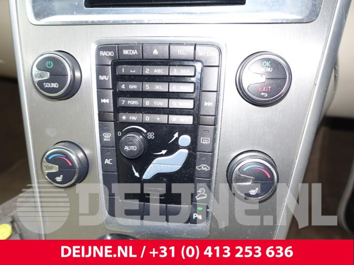 Volvo XC60 I 2.4 D5 20V 205 AWD Sloopvoertuig (2011, Zwart)