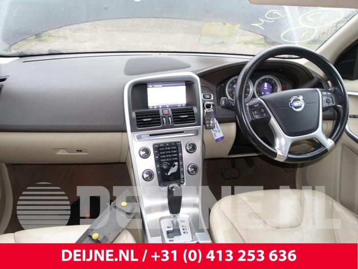 Volvo XC60 I 2.4 D5 20V 205 AWD Sloopvoertuig (2011, Zwart)