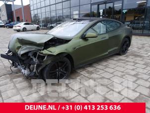 Tesla Model S 12-