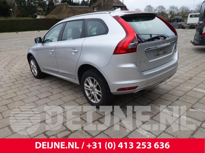 Volvo XC60 I 2.0 D4 16V Sloopvoertuig (2015, Zilvergrijs)