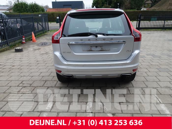 Volvo XC60 I 2.0 D4 16V Sloopvoertuig (2015, Zilvergrijs)