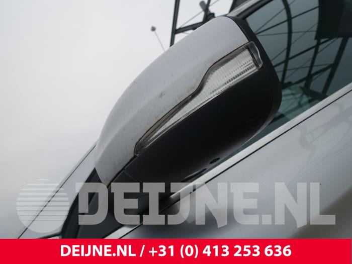 Volvo XC60 I 2.0 D4 16V Sloopvoertuig (2015, Zilvergrijs)