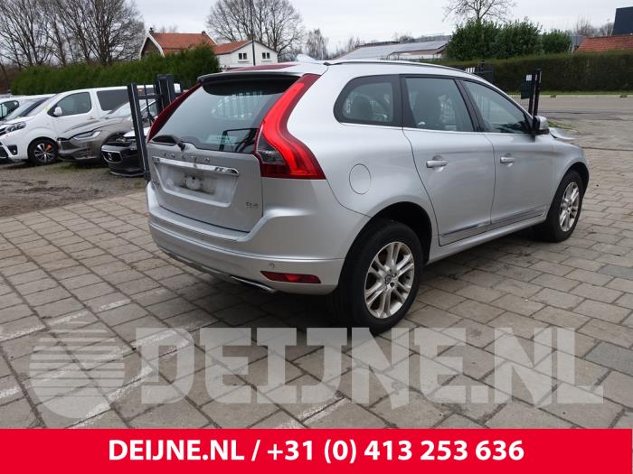 Volvo XC60 I 2.0 D4 16V Sloopvoertuig (2015, Zilvergrijs)