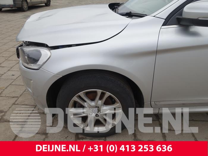 Volvo XC60 I 2.0 D4 16V Sloopvoertuig (2015, Zilvergrijs)