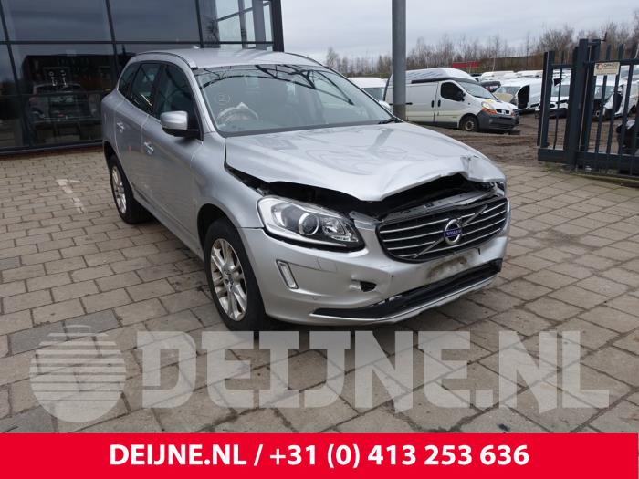 Volvo XC60 I 2.0 D4 16V Sloopvoertuig (2015, Zilvergrijs)