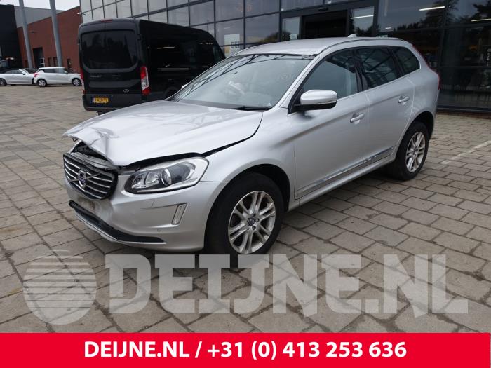 Volvo XC60 I 2.0 D4 16V Sloopvoertuig (2015, Zilvergrijs)