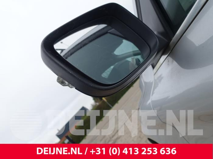 Volvo XC60 I 2.0 D4 16V Sloopvoertuig (2015, Zilvergrijs)