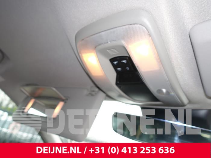 Volvo XC60 I 2.0 D4 16V Sloopvoertuig (2015, Zilvergrijs)