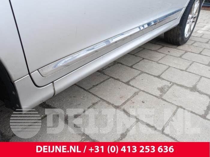 Volvo XC60 I 2.0 D4 16V Sloopvoertuig (2015, Zilvergrijs)