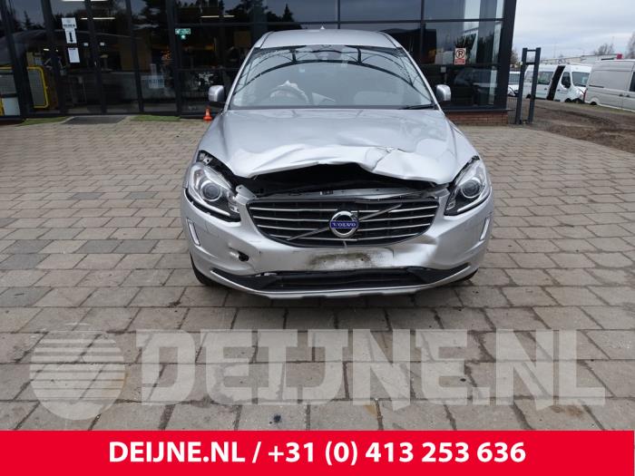 Volvo XC60 I 2.0 D4 16V Sloopvoertuig (2015, Zilvergrijs)