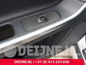 Volvo XC60 I 2.0 D4 16V Sloopvoertuig (2015, Zilvergrijs)