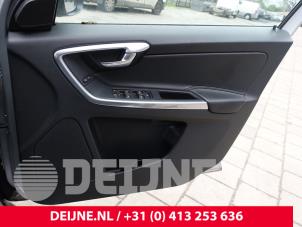 Volvo XC60 I 2.0 D4 16V Sloopvoertuig (2015, Zilvergrijs)