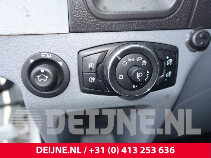 Ford Transit 2.0 TDCi 16V Eco Blue 130 Sloopvoertuig (2017, Wit)