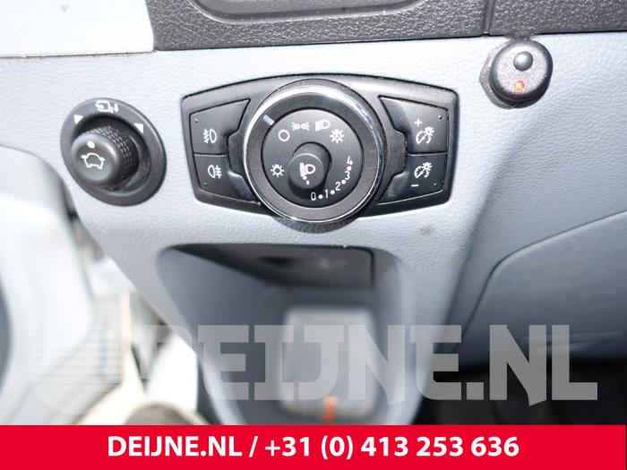 Ford Transit 2.0 TDCi 16V Eco Blue 130 Sloopvoertuig (2017, Wit)