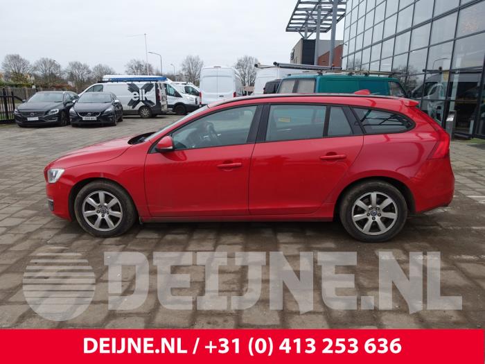 Volvo V60 I 2.0 D3 20V Sloopvoertuig (2014, Rood)