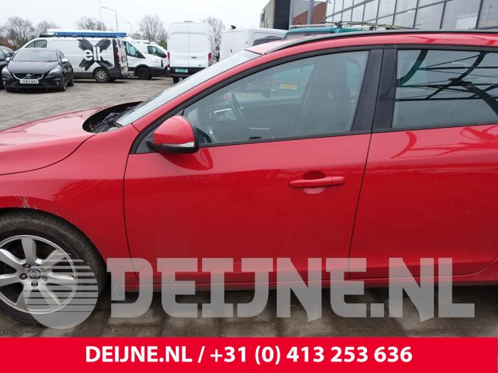 Volvo V60 I 2.0 D3 20V Sloopvoertuig (2014, Rood)