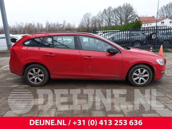 Volvo V60 I 2.0 D3 20V Sloopvoertuig (2014, Rood)