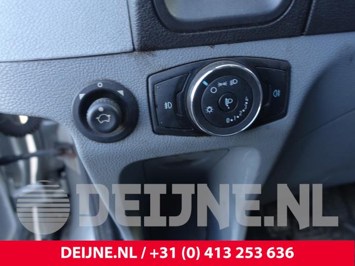Ford Transit 2.2 TDCi 16V Sloopvoertuig (2015, Zilvergrijs)