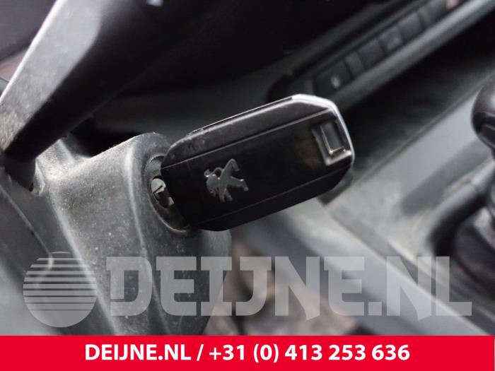 Peugeot Expert 1.5 BlueHDi 100 Sloopvoertuig (2021, Zwart)