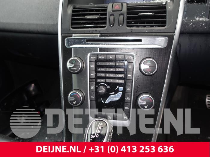 Volvo XC60 I 2.0 D4 16V Sloopvoertuig (2017, Zwart)