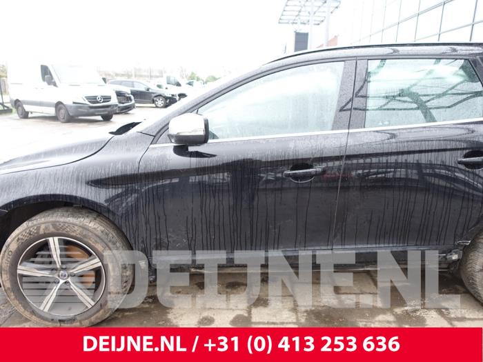 Volvo XC60 I 2.0 D4 16V Sloopvoertuig (2017, Zwart)