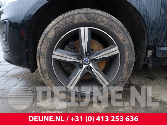 Volvo XC60 I 2.0 D4 16V Sloopvoertuig (2017, Zwart)