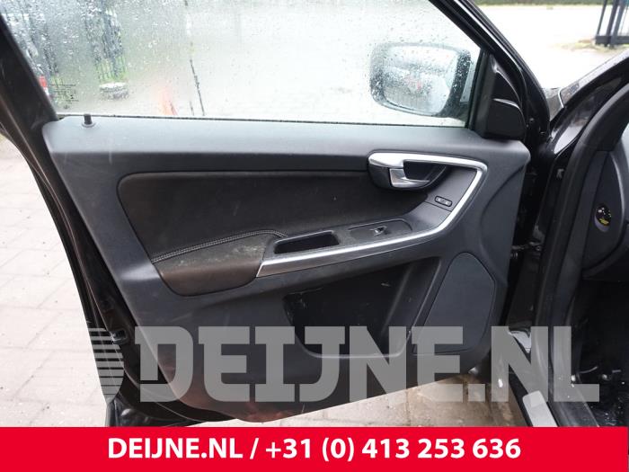 Volvo XC60 I 2.0 D4 16V Sloopvoertuig (2017, Zwart)