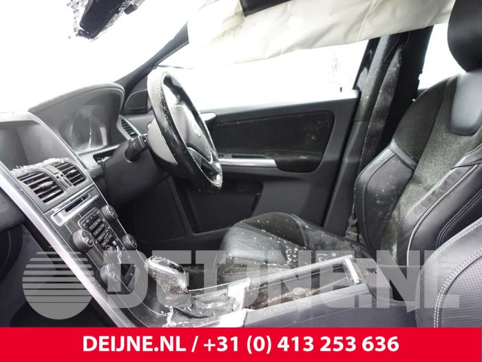Volvo XC60 I 2.0 D4 16V Sloopvoertuig (2017, Zwart)