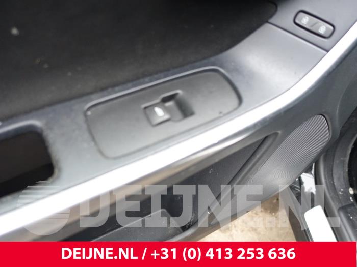 Volvo XC60 I 2.0 D4 16V Sloopvoertuig (2017, Zwart)