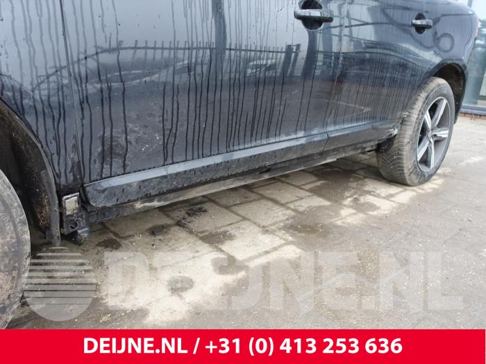 Volvo XC60 I 2.0 D4 16V Sloopvoertuig (2017, Zwart)