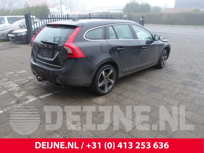 Volvo V60 I 2.4 D6 20V Plug-in Hybrid AWD Sloopvoertuig (2013, Zwart)