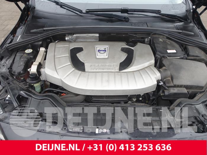 Volvo V60 I 2.4 D6 20V Plug-in Hybrid AWD Sloopvoertuig (2013, Zwart)
