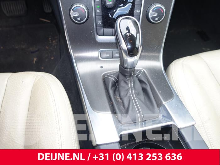 Volvo V60 I 2.4 D6 20V Plug-in Hybrid AWD Sloopvoertuig (2013, Zwart)