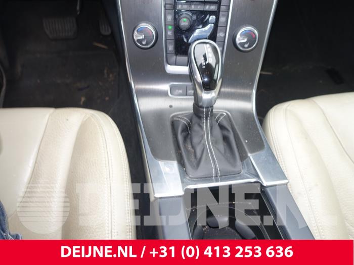 Volvo V60 I 2.4 D6 20V Plug-in Hybrid AWD Sloopvoertuig (2013, Zwart)