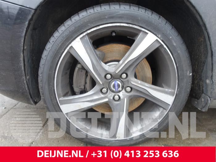 Volvo V60 I 2.4 D6 20V Plug-in Hybrid AWD Sloopvoertuig (2013, Zwart)