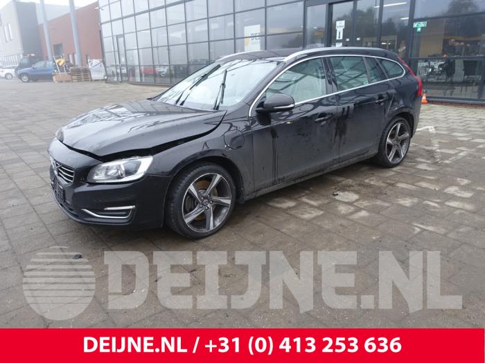 Volvo V60 I 2.4 D6 20V Plug-in Hybrid AWD Sloopvoertuig (2013, Zwart)