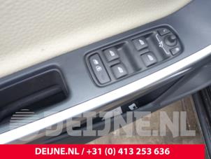Volvo V60 I 2.4 D6 20V Plug-in Hybrid AWD Sloopvoertuig (2013, Zwart)
