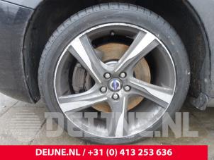 Volvo V60 I 2.4 D6 20V Plug-in Hybrid AWD Sloopvoertuig (2013, Zwart)